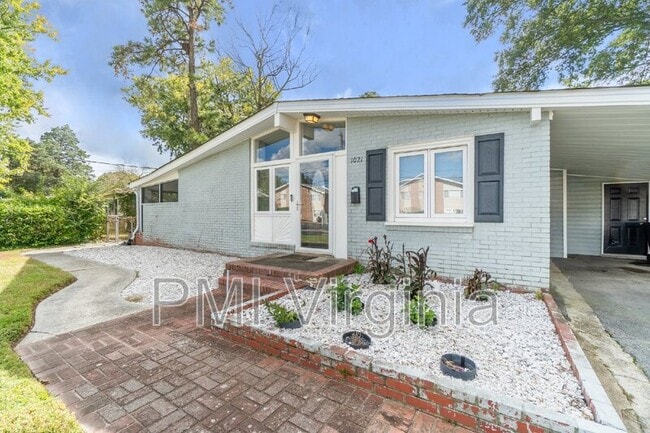 Building Photo - 1021 Mineola Dr