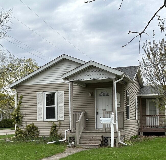 Primary Photo - 2034 Ottawa St