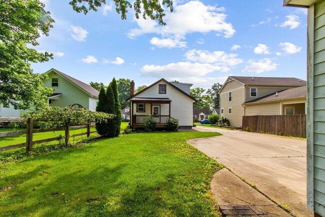 Building Photo - 7255 Osceola Dr