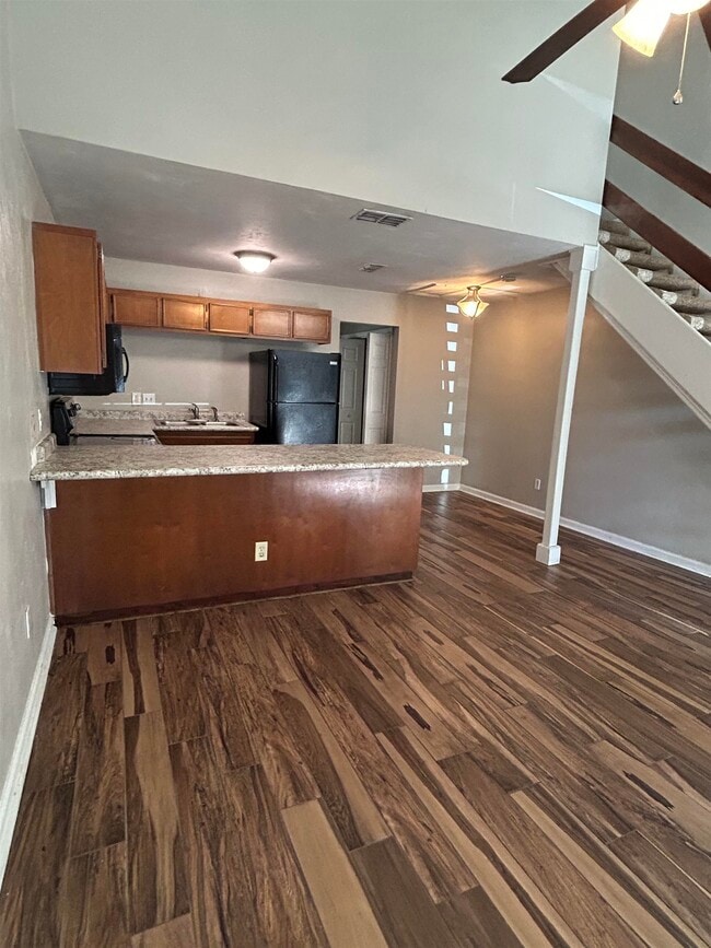 Building Photo - 912 S Lipona Rd