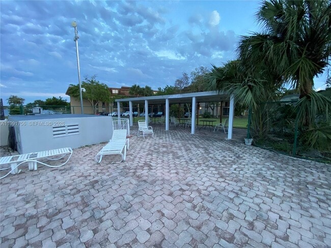 Building Photo - 443 NE 195th St