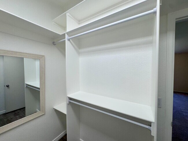 Building Photo - 11260 Jersey Way