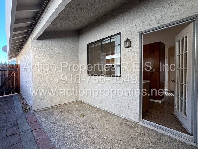 Building Photo - Cozy 3 Bed, 2 Bath - Single Story - New Pa...