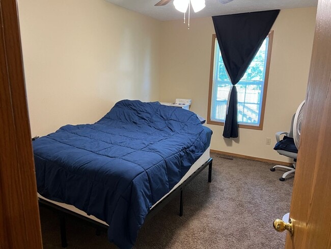 Building Photo - Duplex in Nixa!