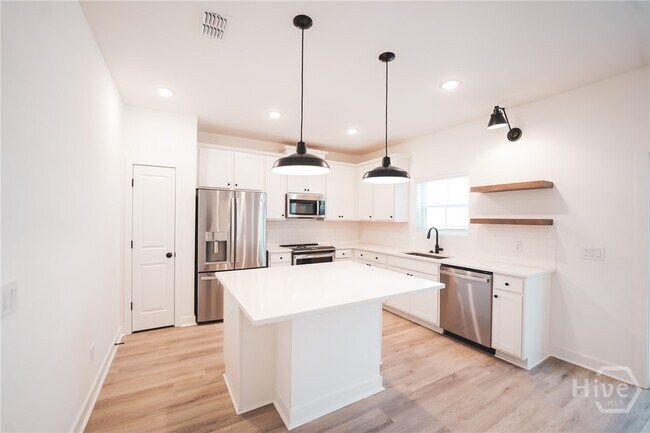 Building Photo - 108 Kingswood Cir