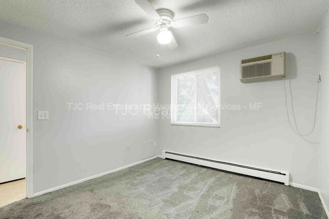 Building Photo - 1138 Corona St