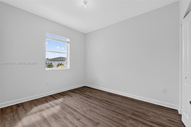 Building Photo - 2619 SE 11th St