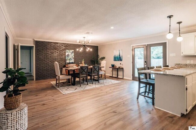 Building Photo - 309 Darbonne Dr