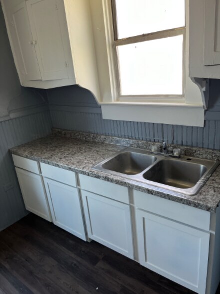 Building Photo - 803 Piedmont Ave