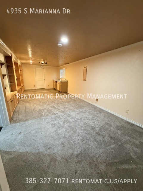 Building Photo - 4935 Marianna Dr