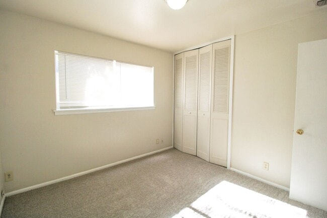 Building Photo - 10906 Lands Run St