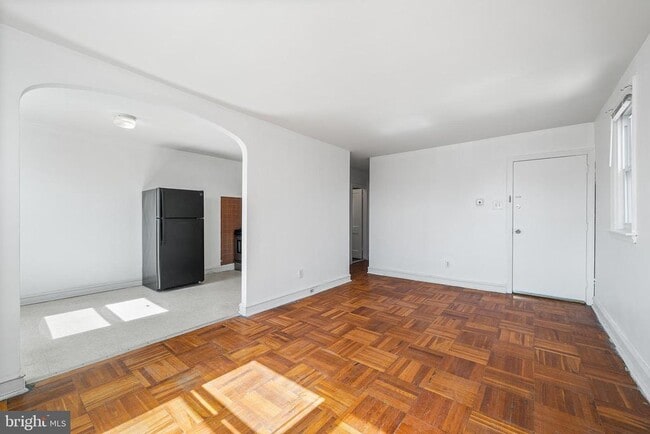 Building Photo - 1115 E Upsal St