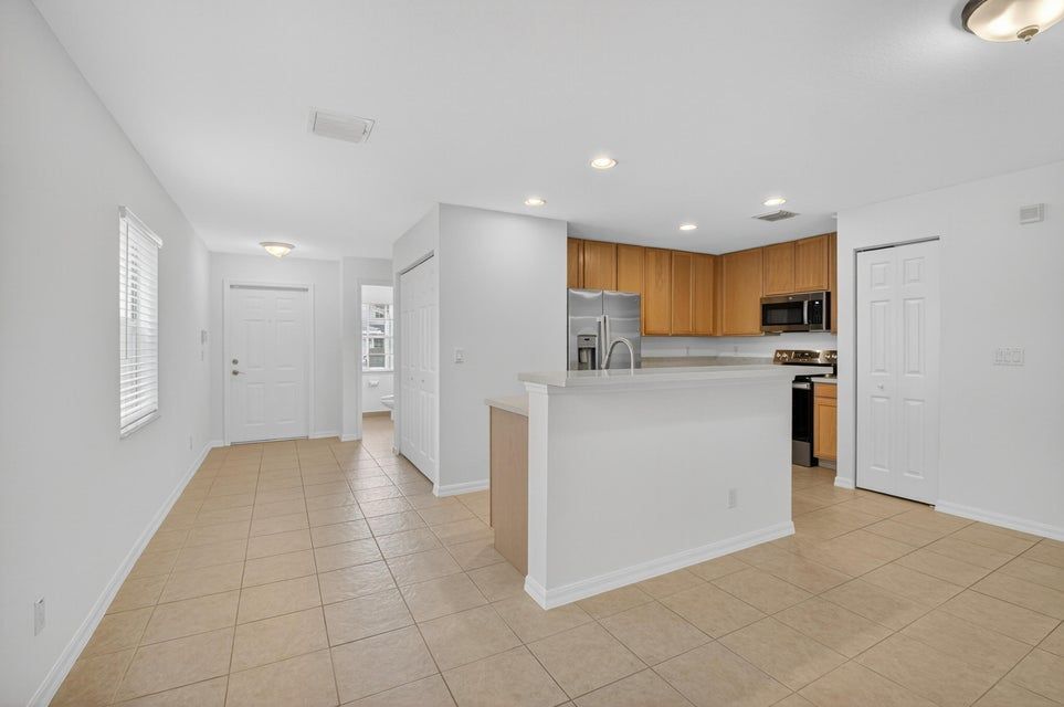 Building Photo - 16206 Sierra Palms Dr