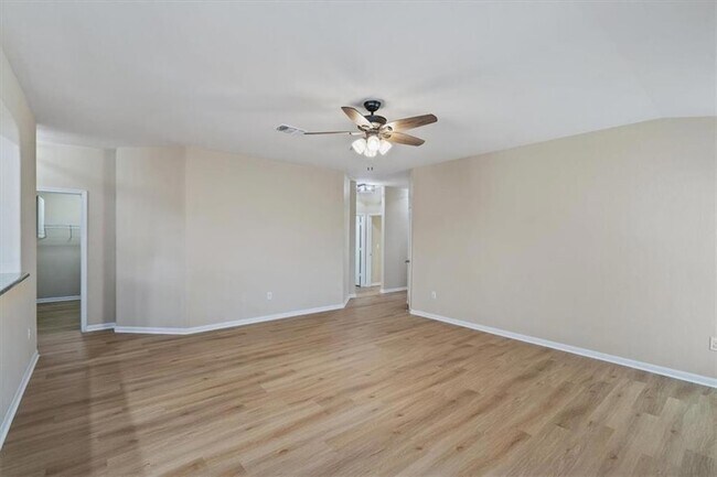 Building Photo - 519 Pinnacle Dr