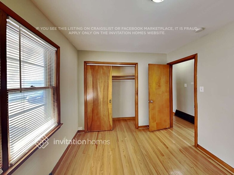 Building Photo - 8834 S Troy Ave