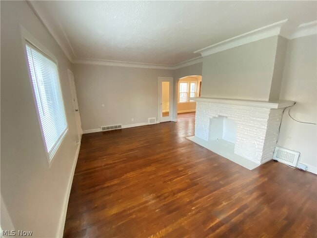 Building Photo - 1478 Sherbrook Rd