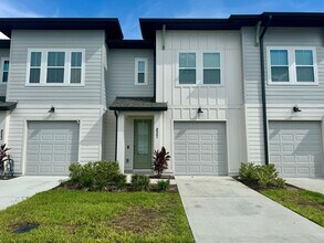 Building Photo - 827 Longboat Dr