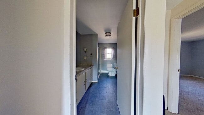 Building Photo - Apartment