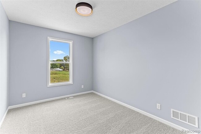 Building Photo - 711 W Windward Way