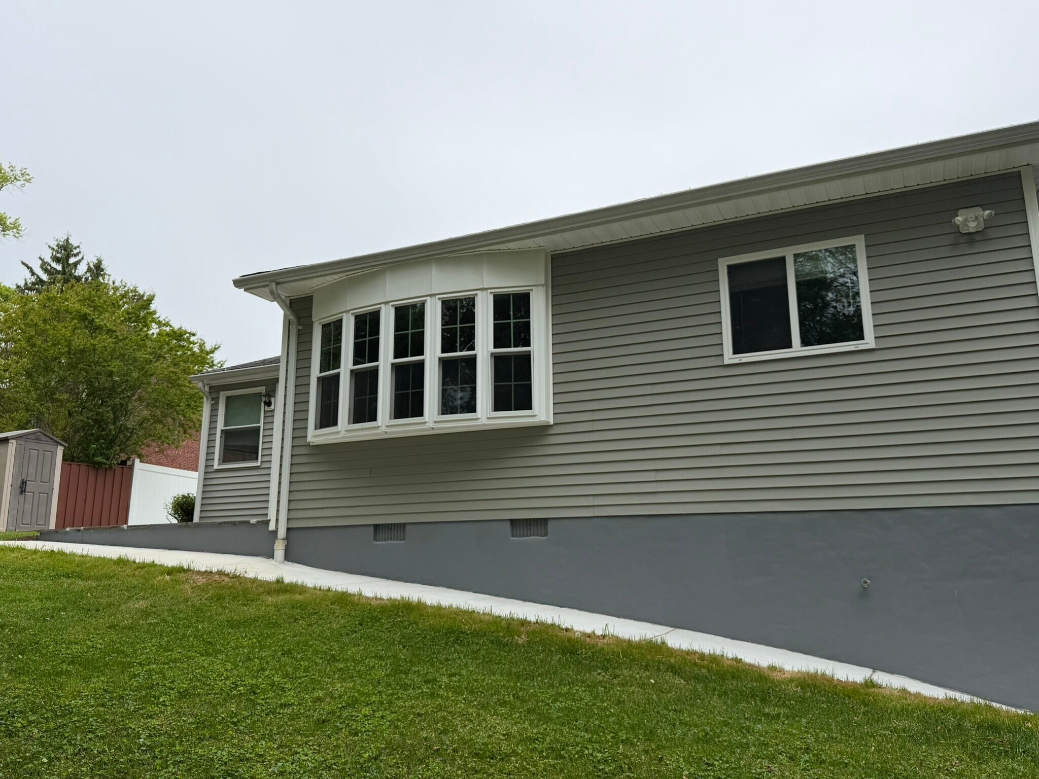 Building Photo - 1621 Oaklawn Ct