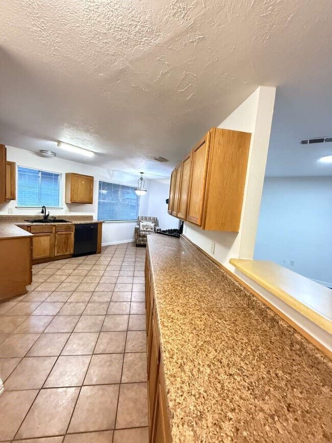 Building Photo - 22119 Manor Estates Dr