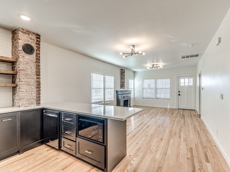 Building Photo - 828 NW 32nd St