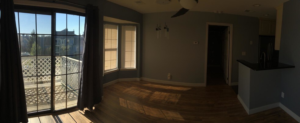 Building Photo - 402 Carhart Ct