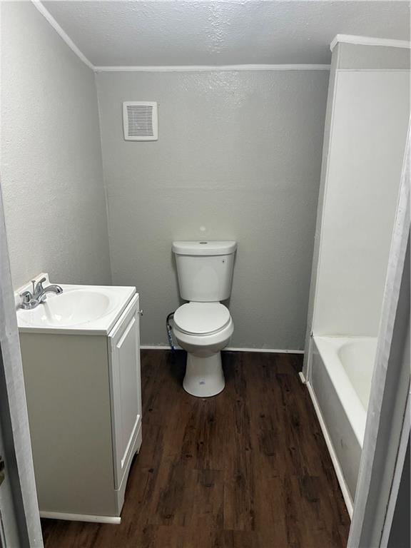 Building Photo - 558 Westwood St