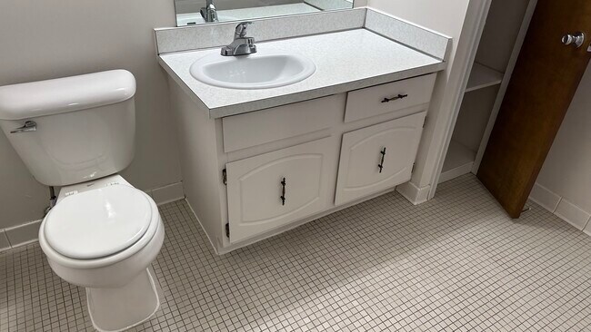 Building Photo - Michael Arms Apartments