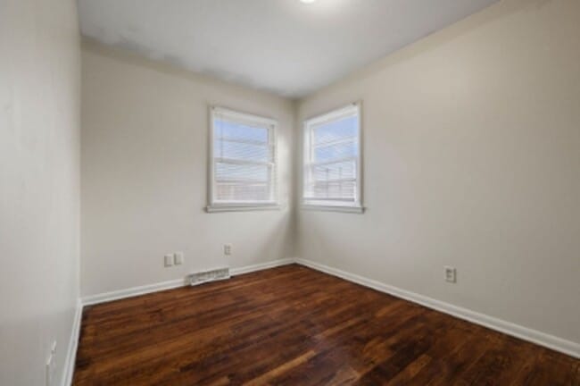 Building Photo - 4 Bed 13 Minutes From Downtown!