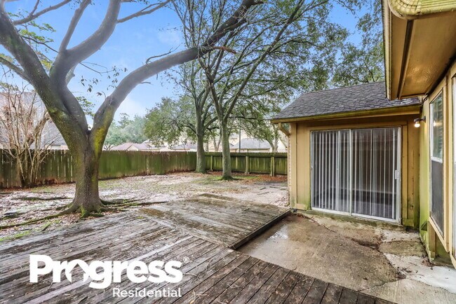 Building Photo - 16602 Quiet Trail Dr