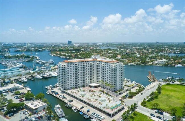 Building Photo - 1 Las Olas Cir