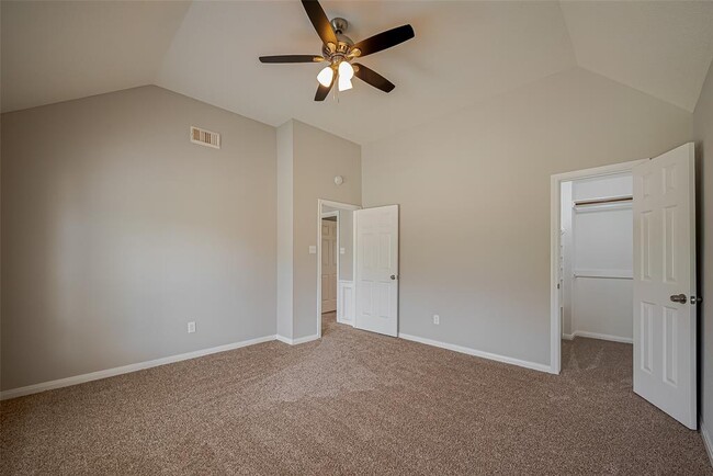 Building Photo - 215 Wood Cir Ln