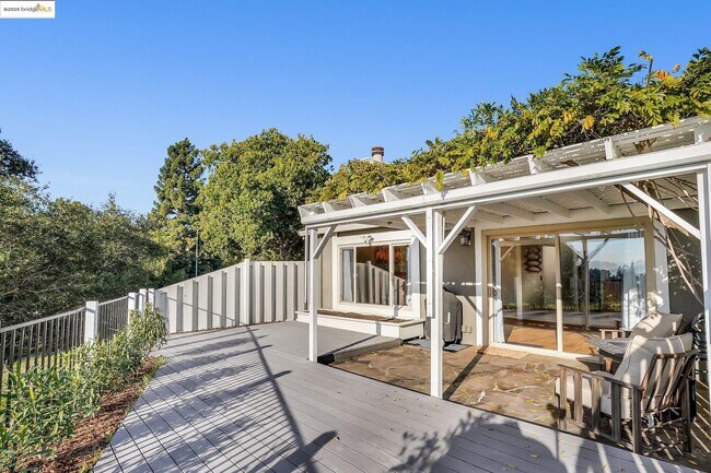 Building Photo - 21 Ironwood
