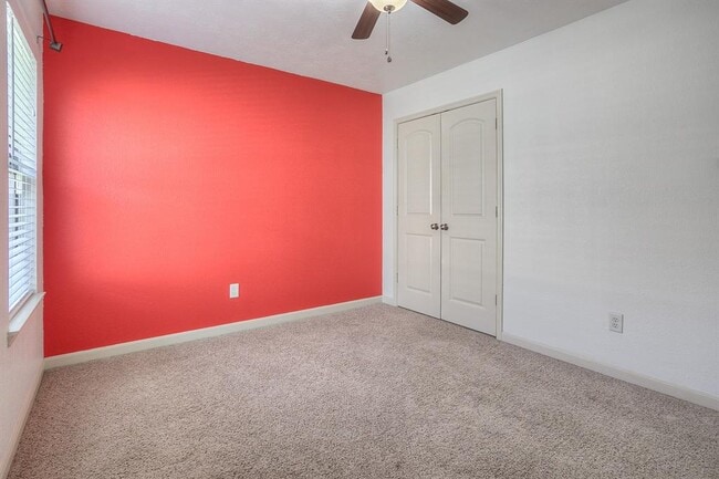 Building Photo - 103 Garden Acres