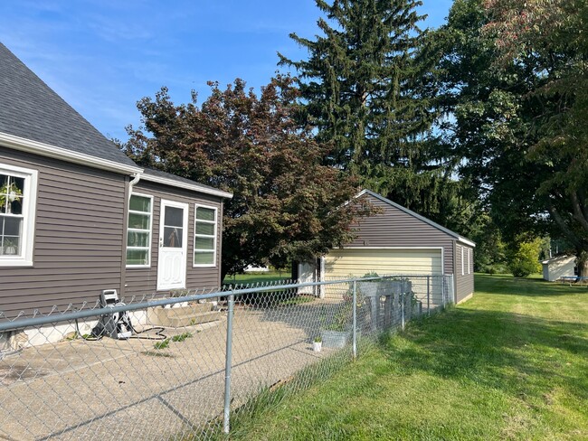 Building Photo - 1752 Parsons Ln