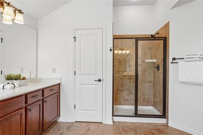 Building Photo - 5811 Kendrix Ridge Dr