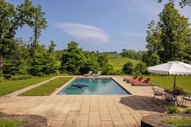 Building Photo - 243 Morton Rd