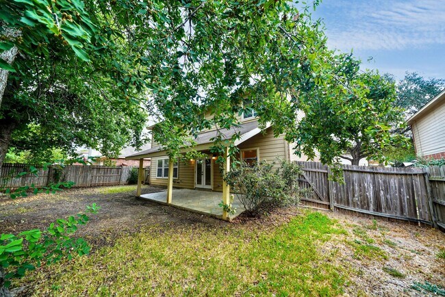 Building Photo - Beautiful Rental now available in Thistle Creek (Schertz) - 5 Bedrooms! Realtor Commission: $750