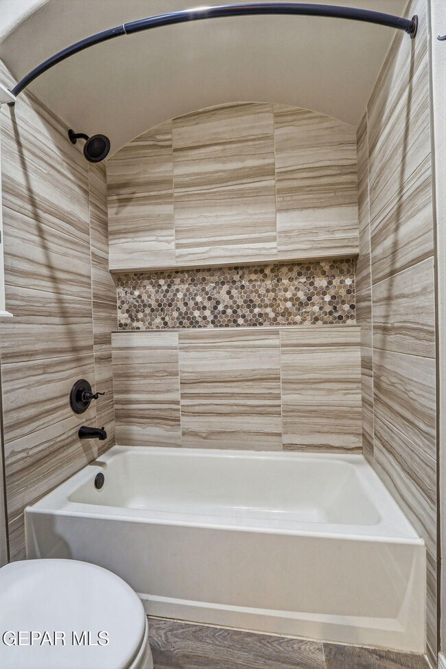 Building Photo - 14900 Tierra Crystal Ave