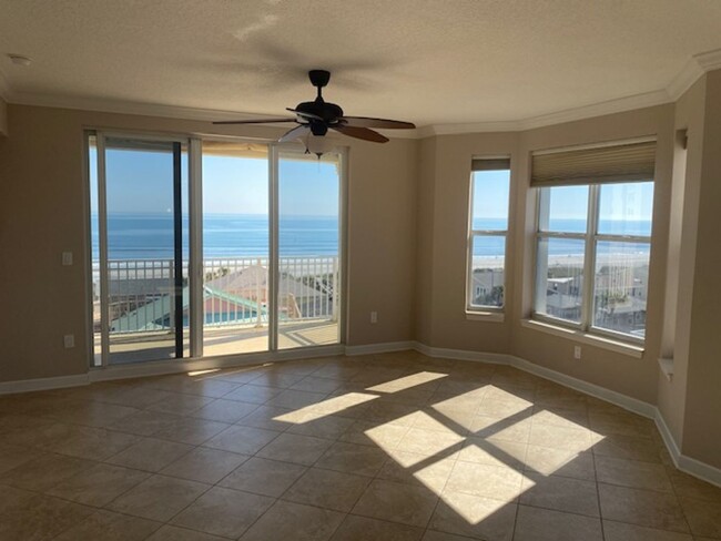 Building Photo - Fabulous Ocean Views!