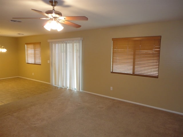 Building Photo - 386 E Daniella Dr