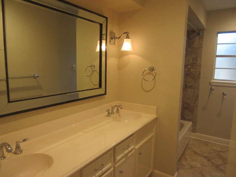 Building Photo - 17318 Edsall Dr