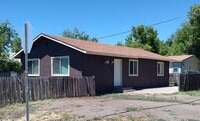 Building Photo - Located in Lakeview! Newly Renovated 3 Bedroom, 1 Bathroom Home