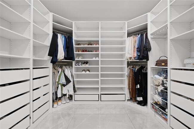 Building Photo - Southwest 150th Court, Miami, FL 33185 - 4 BR 2 BA single-family home