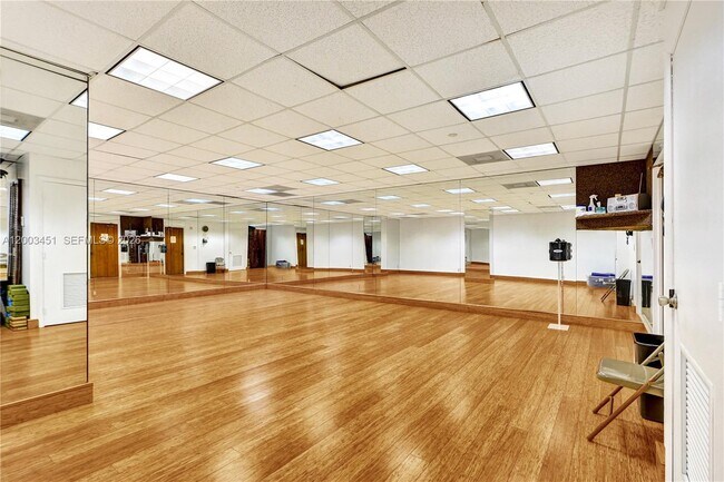 Building Photo - 19667 Turnberry Way