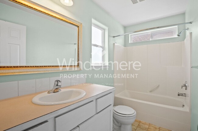 Building Photo - *Coming Soon* 3 Bedroom 2 Bath Home In North Spokane