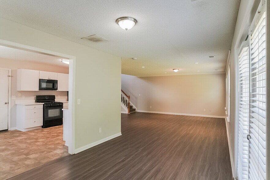 Building Photo - 6726 Brookfield Way