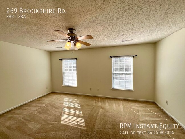 Building Photo - Nice Goose Creek 3 Bedroom Townhouse!