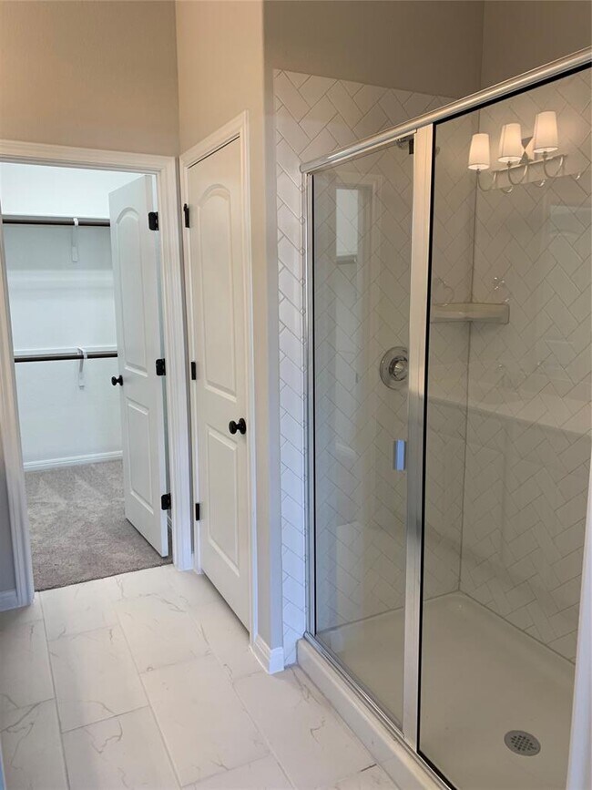 Building Photo - 2420 Danbury Ln